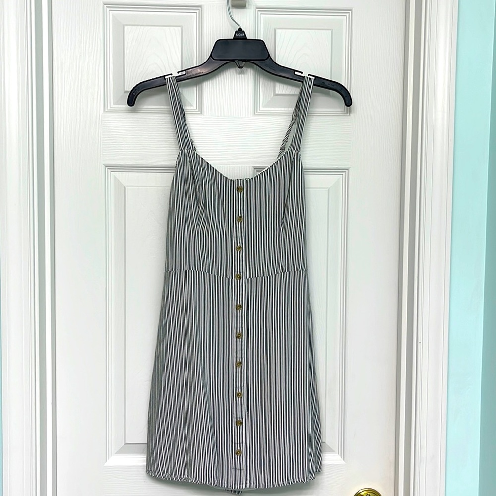 Hollister short sun dress with pockets, size small, white with grey/blue stripes